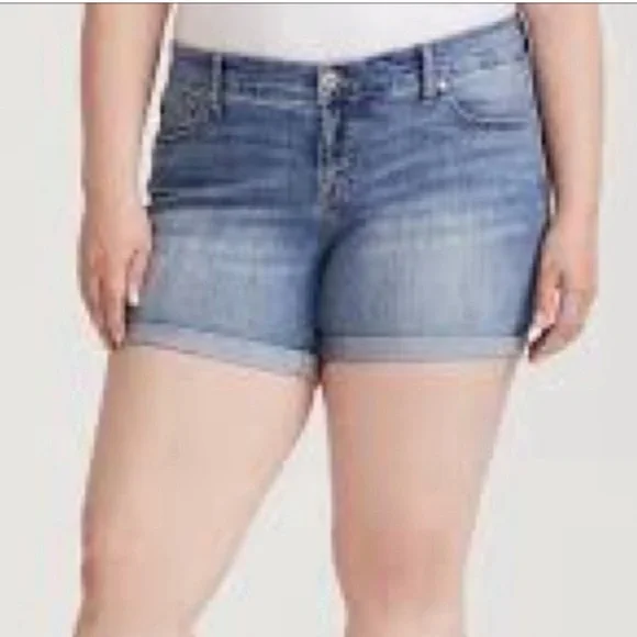 Torrid Skinny Skinny Jean Denim Shorts
Stretch - Picture 3 of 6